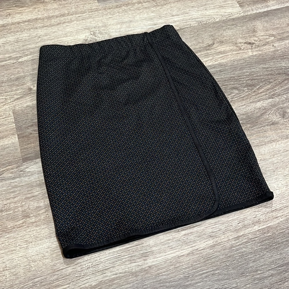 Max Studio Black and Gray Patterned Pencil Skirt Size Medium